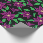 Lila Clematis-Blume-Muster Geschenkpapier (Ecke)