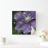 Lila Clematis Quadratische Wanduhr (Zuhause)
