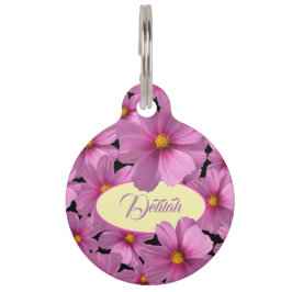 Lila Cosmos-Blume-Design auf schwarzem Hintergrund Haustiermarke