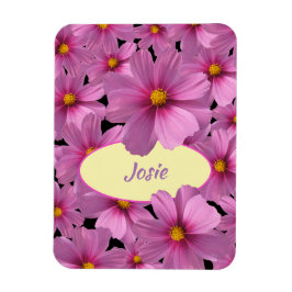 Lila Cosmos-Blume-Design auf schwarzem Hintergrund Magnet