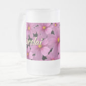 Lila Cosmos-Blume-Design auf schwarzem Hintergrund Mattglas Bierglas (Vorderseite Links)