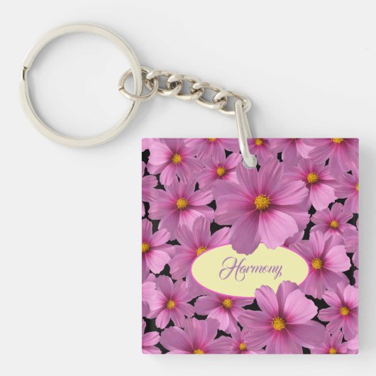 Lila Cosmos-Blume-Design auf schwarzem Hintergrund Schlüsselanhänger (Vorderseite)
