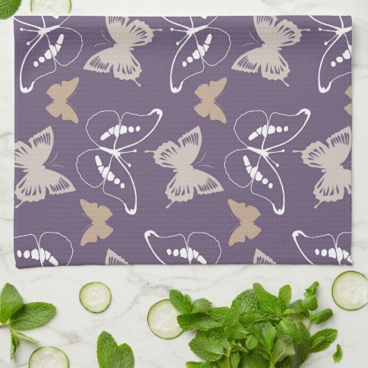 Lila Cremflug von Schmetterlingen Handtuch (Gefaltet)