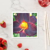 Lila Crimson Lily Serviette (Beispiel)