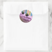 Lila Cupcakes Runder Aufkleber (Tasche)