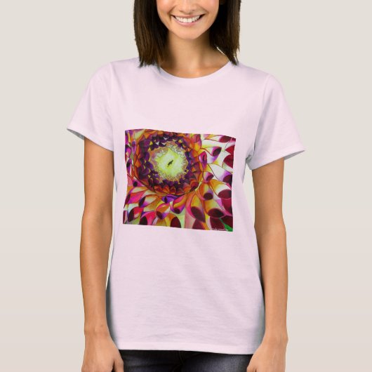 Lila Dahlia abstrakte Blume Kunst T-Shirt (Vorderseite)