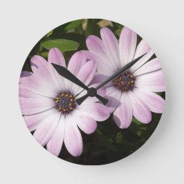 Lila Daisies Runde Wanduhr