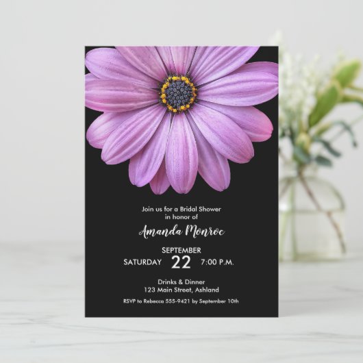 Lila Daisy Brautparty Einladung (Stehend Vorderseite)