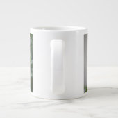 Lila Daisy Jumbo-Tasse (Rückseite)