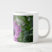 Lila Daisy Jumbo-Tasse (Rechts)