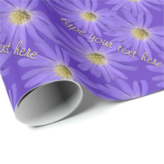 Lila Daisy Wrapping Paper personalisiert Geschenkp Geschenkpapier (Rolleneckpunkt)