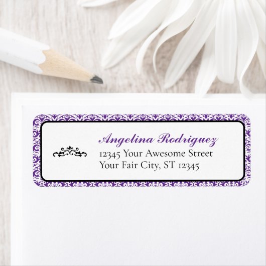 Lila Damask Muster Abschluss (Insitu)