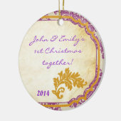 Lila Damask Spitzen Gold Personalisierter Name Orn Keramikornament (Links)