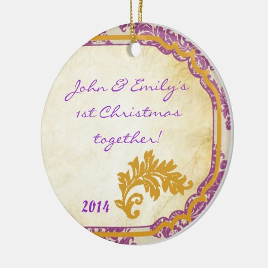 Lila Damask Spitzen Gold Personalisierter Name Orn Keramikornament (Links)