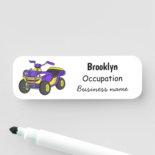 Lila Darstellung des Cartoon von Quad Namensschild (Beispiel)