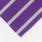 Lila Decke mit weißen Streifen (Ecke)