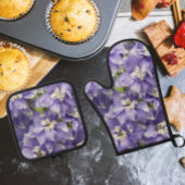 Lila Delphinium Blüten Ofenhandschuh & Topflappen-Set