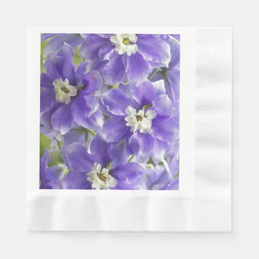Lila Delphinium Floral Serviette (Vorderseite)