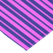 Lila Design der Streifen Tischdecke (Schrägansicht)