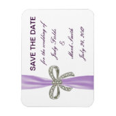 Lila Diamant Bow Wedding speichert das Date Magnet (Vertikal)