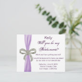 Lila Diamond Bow Wedding Bridesmaid Card Einladung (Stehend Vorderseite)