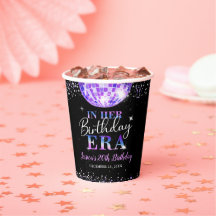 Lila Diskothek im Party der Geburtstagszeit