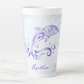 Lila Dolphin Personalisierte Latte Tasse (Vorderseite)