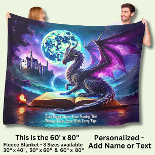 Lila Drache liest Buch Blaue Mond Fleecedecke