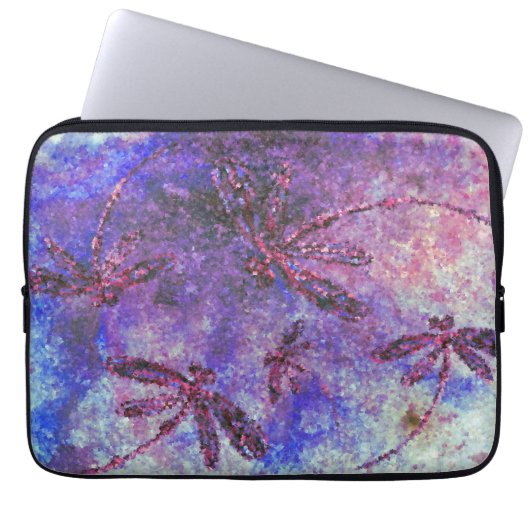 Lila Dragonfly Haze Laptopschutzhülle (Vorderseite)