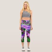 Lila Drehung und Shout Hydrangea-Blume Capri Leggings (Vorderseite)