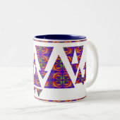 Lila Dreiecke und Pfeile Zweifarbige Tasse (VorderseiteRechts)