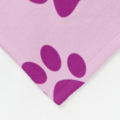 Lila Druckmuster auf Pink Fleecedecke (Ecke)