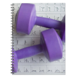 Lila Dumbbells. Notizblock