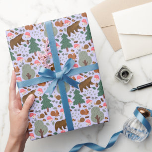 Lila durch den Wald laufen Geschenkpapier