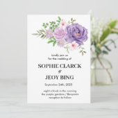 Lila Dusty Rose Blumenhochzeit Einladung (Stehend Vorderseite)
