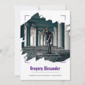 Lila Edgy Abstrakt Brushstroke Foto Abschluss Einladung (Vorderseite)