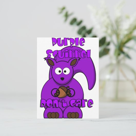 Lila Eichhörnchen kümmert sich nicht Postkarte (Stehend Vorderseite)