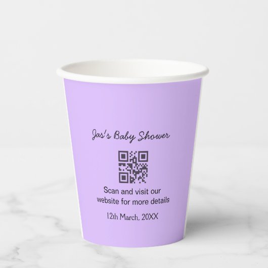 Lila einfache Babyparty-QR-Code mit Namenstext Pappbecher (Vorderseite)