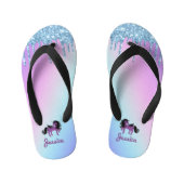 Lila Einhorn mit Pastel Rainbow Glitzer Kinderbadesandalen (Fußbett)