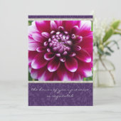 Lila Einladung zur Hochzeit von Fuschia Dahlia (Stehend Vorderseite)