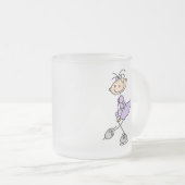 Lila Eis-Skaten-Mädchen-Tasse Mattglastasse (VorderseiteRechts)