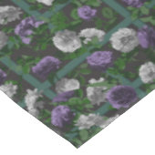 Lila Elegante Rose Tischdecke (Schrägansicht)