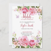 Lila elegantes Floral Surprise Party Einladung (Vorderseite)