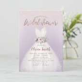 Lila elegantes Hochzeitskleid Brautparty Einladung (Stehend Vorderseite)