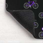lila Fahrrad des Zykologen auf schwarz Mousepad (Ecke)