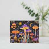 Lila Fantasy-Pilze unter Sternenhimmel Postkarte (Stehend Vorderseite)