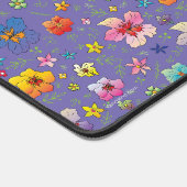 Lila Farbenfrohe Blumengarten Muster Moderne Schreibtischunterlage (Ecke)