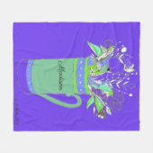 Lila farbige Blume bei Tasse Fleecedecke (Vorderseite (Horizontal))