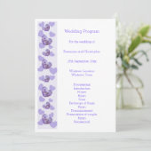 Lila farbige Wisteria Heart Design Wedding Programm (Stehend Vorderseite)