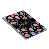 Lila Farbmuster für die Rose auf schwarz Notizblock (Rechte Seite)